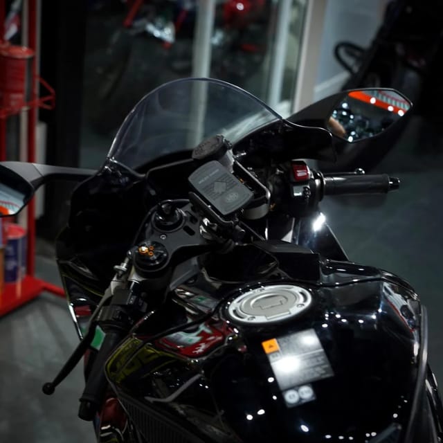 For Sale 2022 Yamaha YZF-R1  photo 2