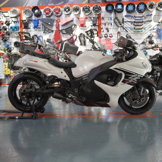 For Sale 2011 Suzuki Hayabusa GSX1300R Gen 2 photo 2