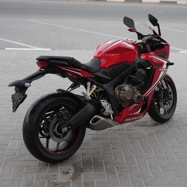 2025 Honda CBR650R Used Sport Bike In Sharjah photo 4