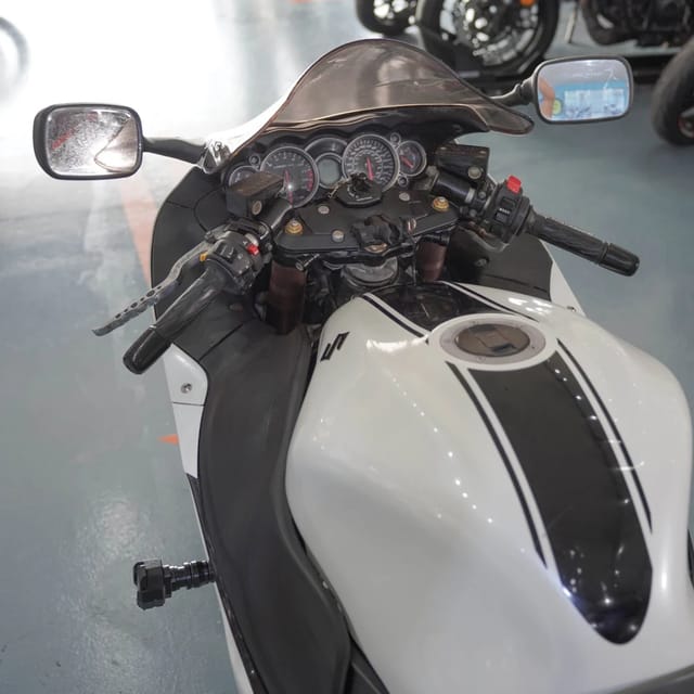 For Sale 2011 Suzuki Hayabusa GSX1300R Gen 2 photo 3
