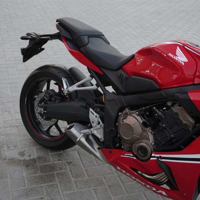 2025 Honda CBR650R Used Sport Bike In Sharjah  photo 4