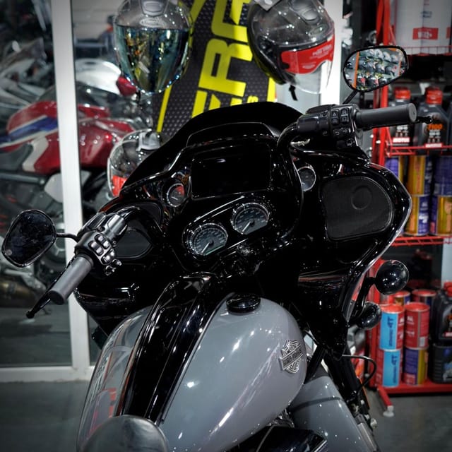 2022 Harley-Davidson Road Glide photo 3