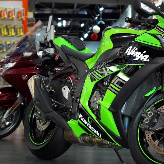 2018 Kawasaki Ninja ZX-10R photo 2