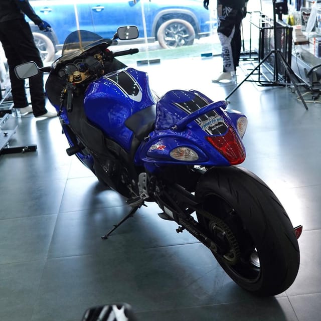 2017 Suzuki Hayabusa photo 2
