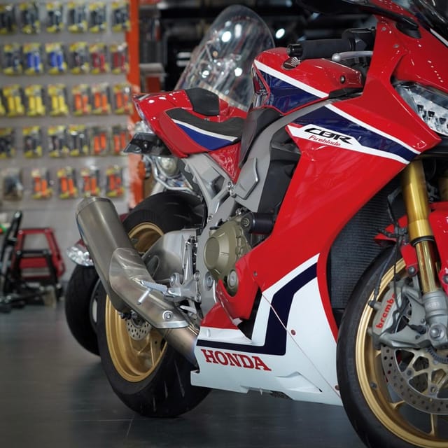 2018 Honda CBR1000RR Fireblade SP HRC photo 2