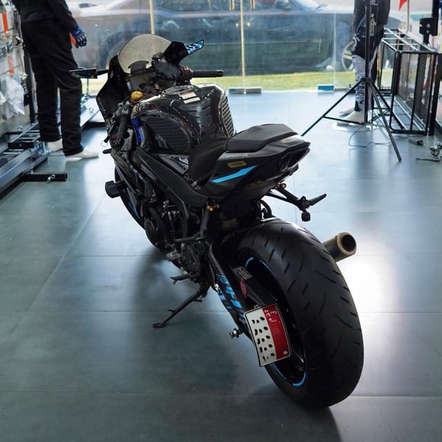 2024 Suzuki GSX-R1000R photo 2