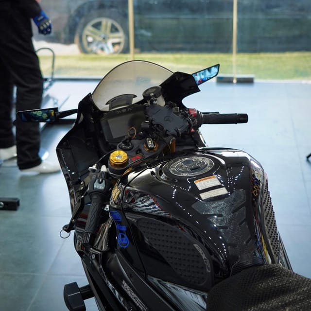 2024 Suzuki GSX-R1000R photo 4