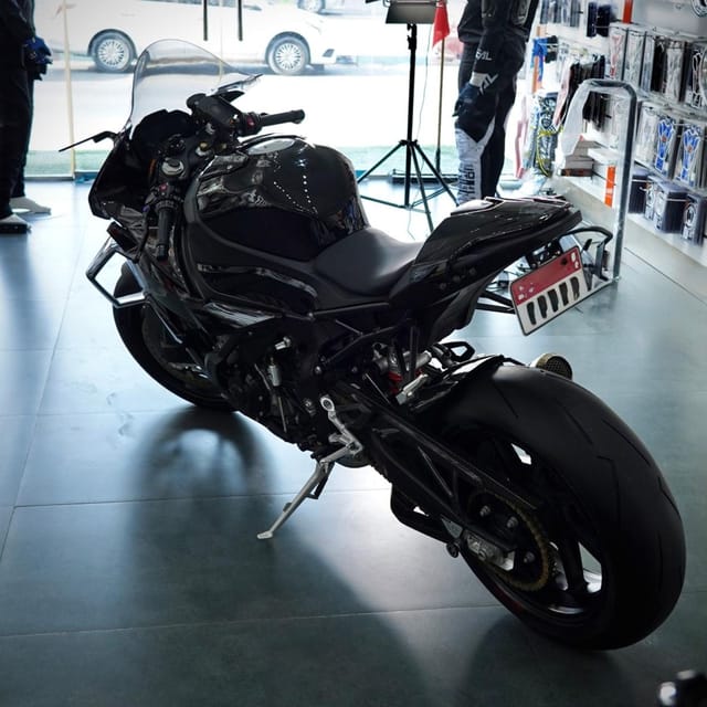 2025 BMW S 1000 RR photo 4