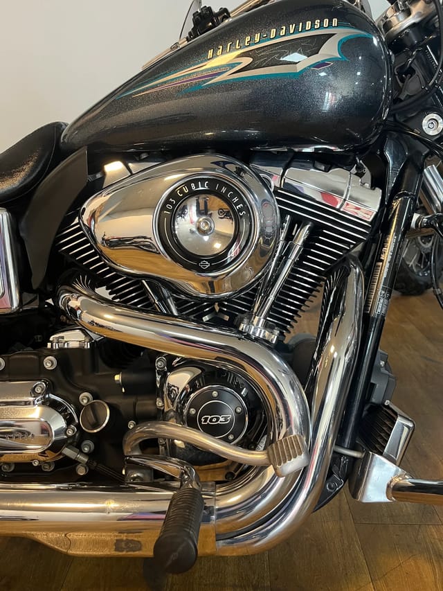 AMERICAN MUSCLE: 2015 HARLEY-DAVIDSON DYNA LOW RIDER photo 5