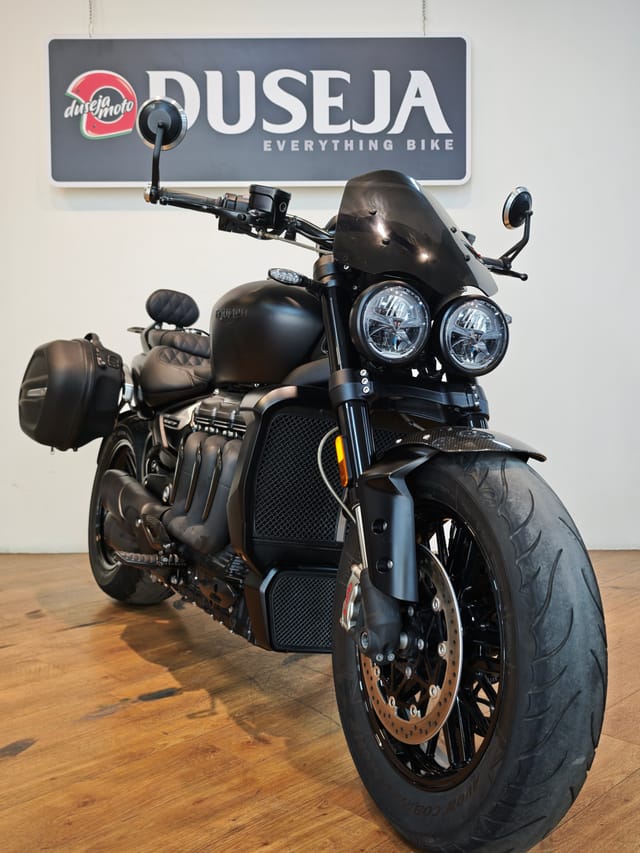 2022 Triumph Rocket III R photo 3
