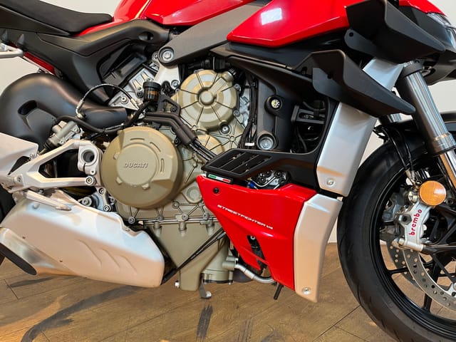 2022 Ducati Streetfighter photo 2