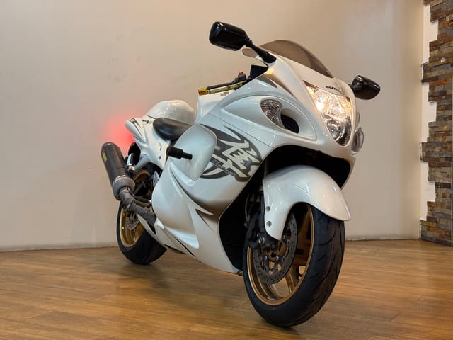 2011 Suzuki Hayabusa photo 2