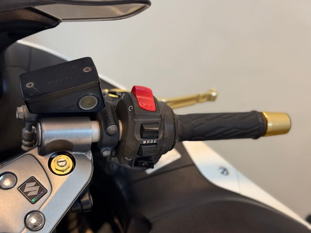 2011 Suzuki Hayabusa photo 4