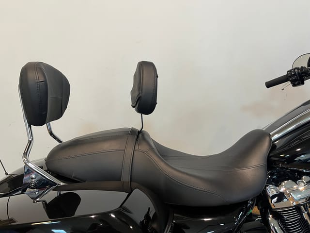 2023 Harley-Davidson Street Glide photo 5